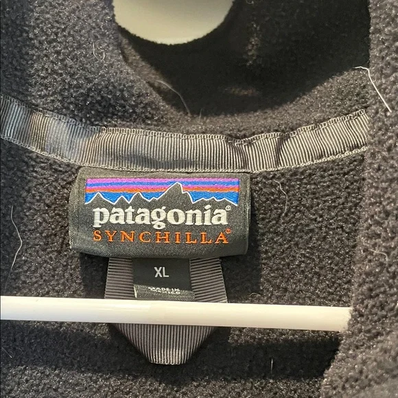 Patagonia Men's Black Zip-Up Vest - Picture 2 of 4